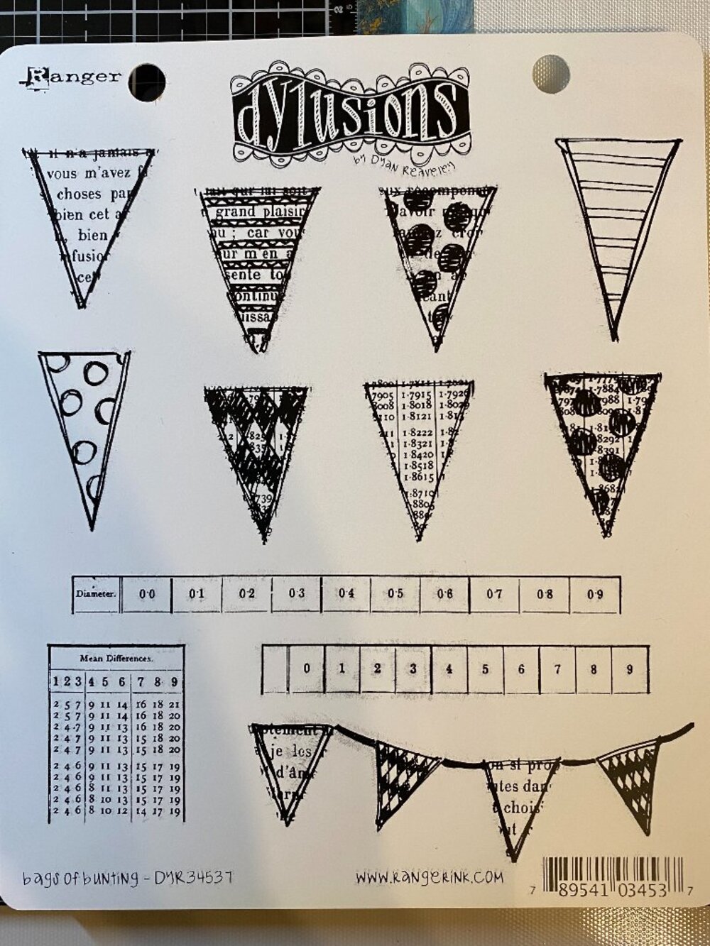 Dylusions Stamp Set: DYR34537-Bags of Bunting